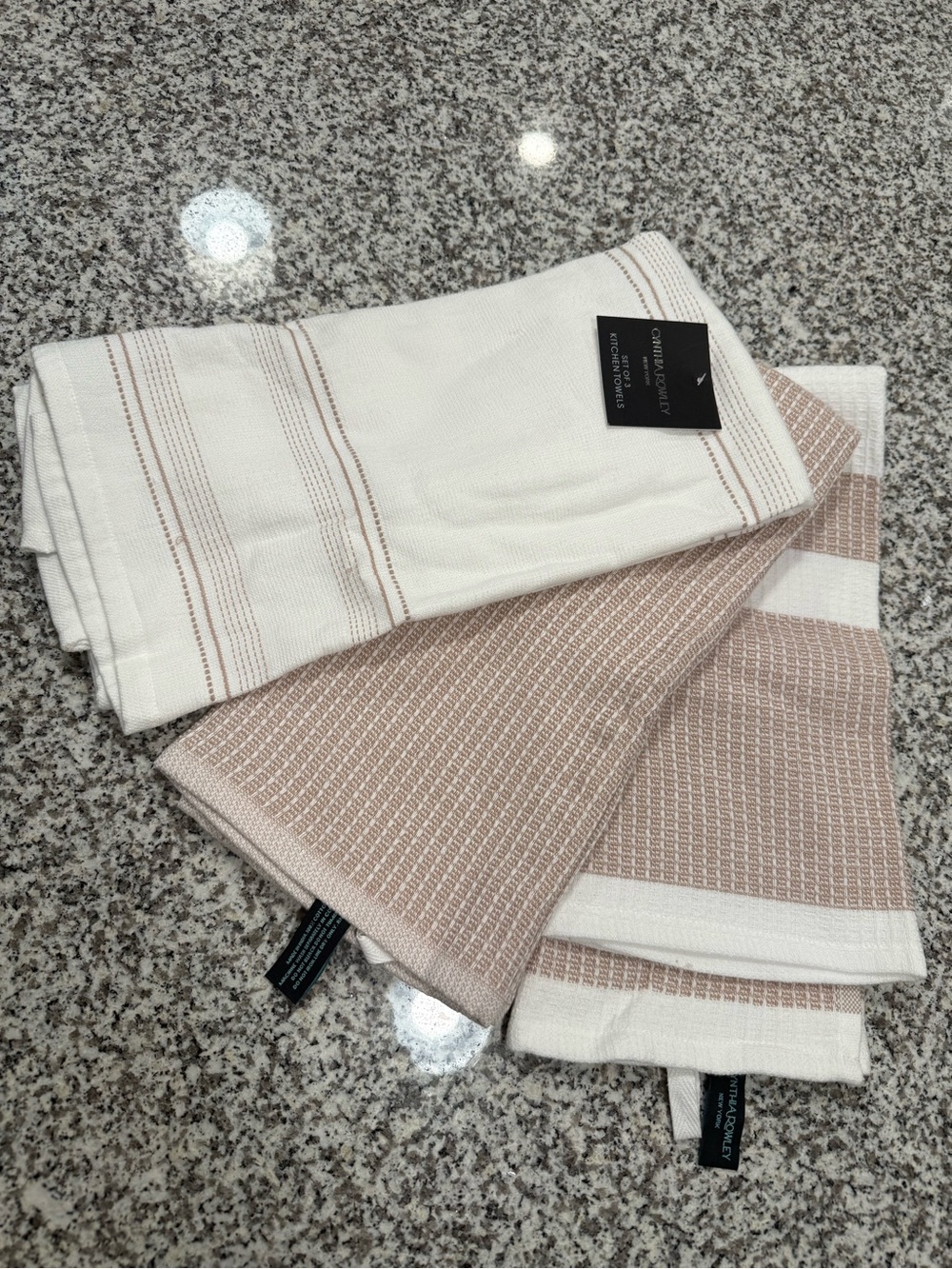 3x NWT Cynthia Rowley Kitchen Towels